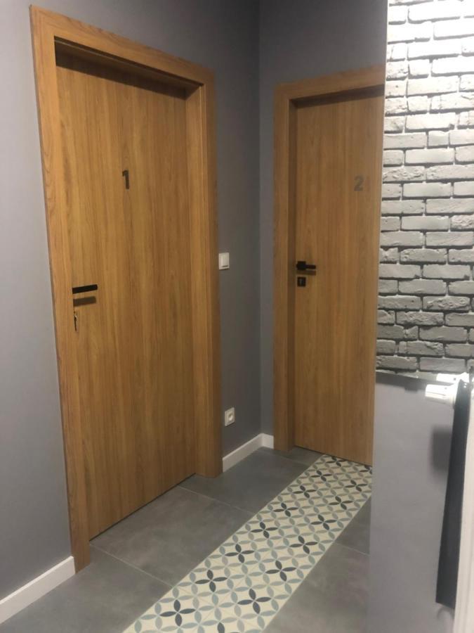 Apartament Z Ogrodkiem I Garazem ポズナン エクステリア 写真
