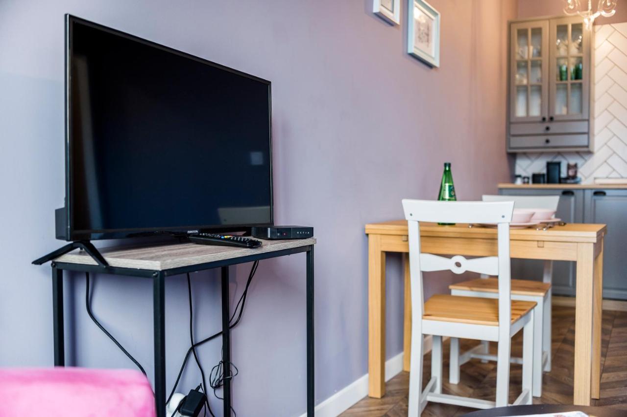 Apartament Z Ogrodkiem I Garazem ポズナン エクステリア 写真