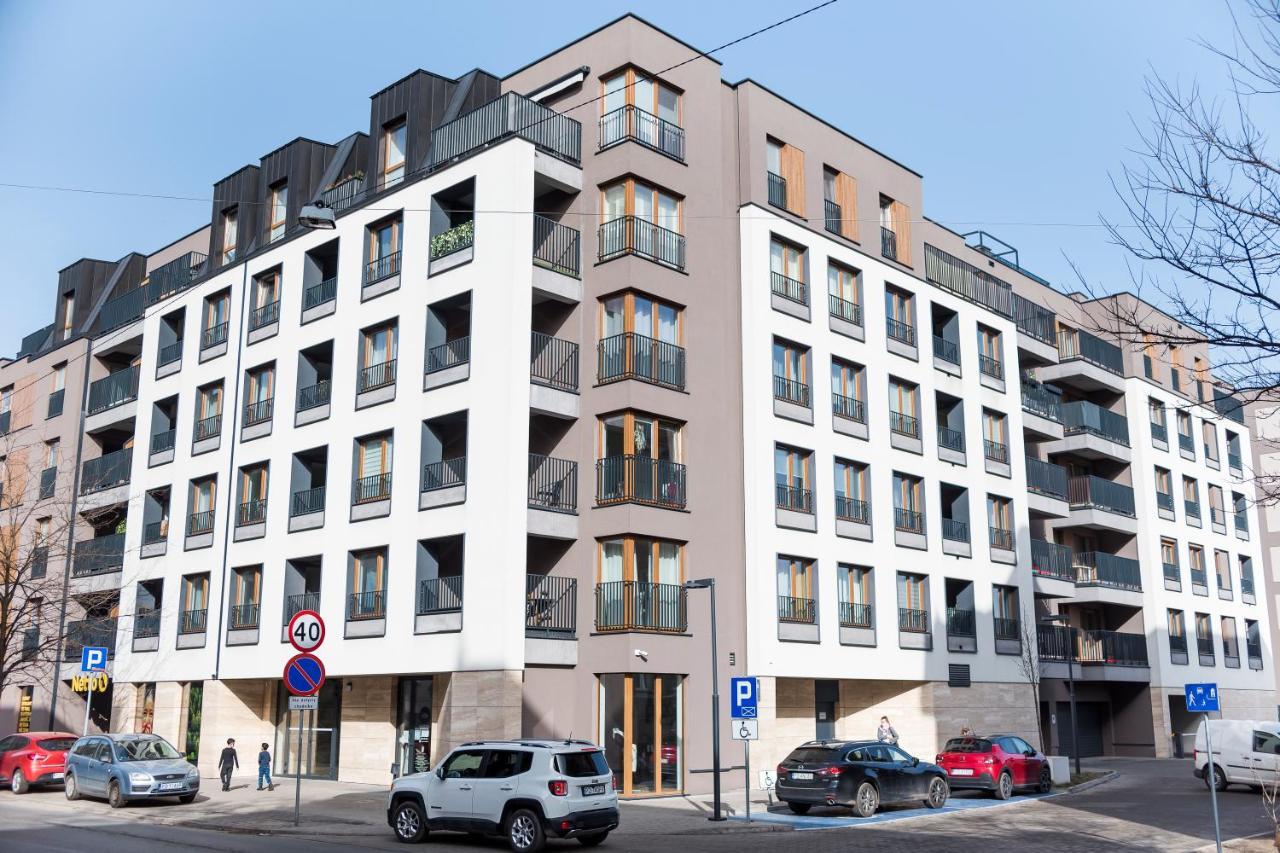 Apartament Z Ogrodkiem I Garazem ポズナン エクステリア 写真