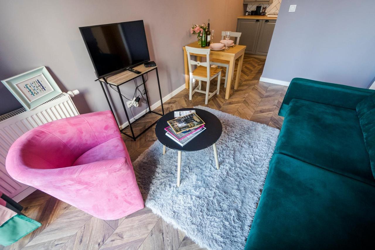 Apartament Z Ogrodkiem I Garazem ポズナン エクステリア 写真
