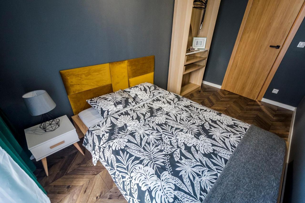 Apartament Z Ogrodkiem I Garazem ポズナン エクステリア 写真