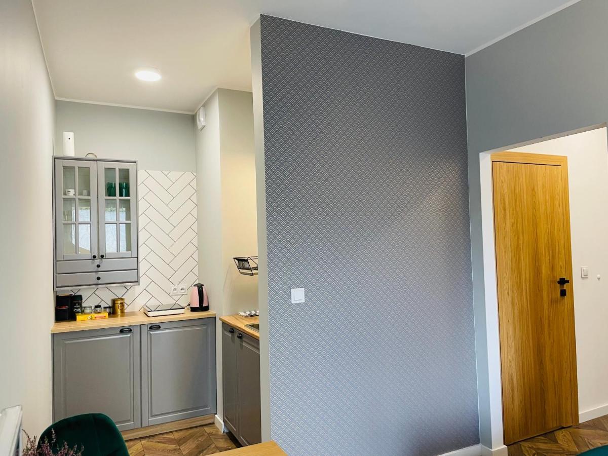 Apartament Z Ogrodkiem I Garazem ポズナン エクステリア 写真
