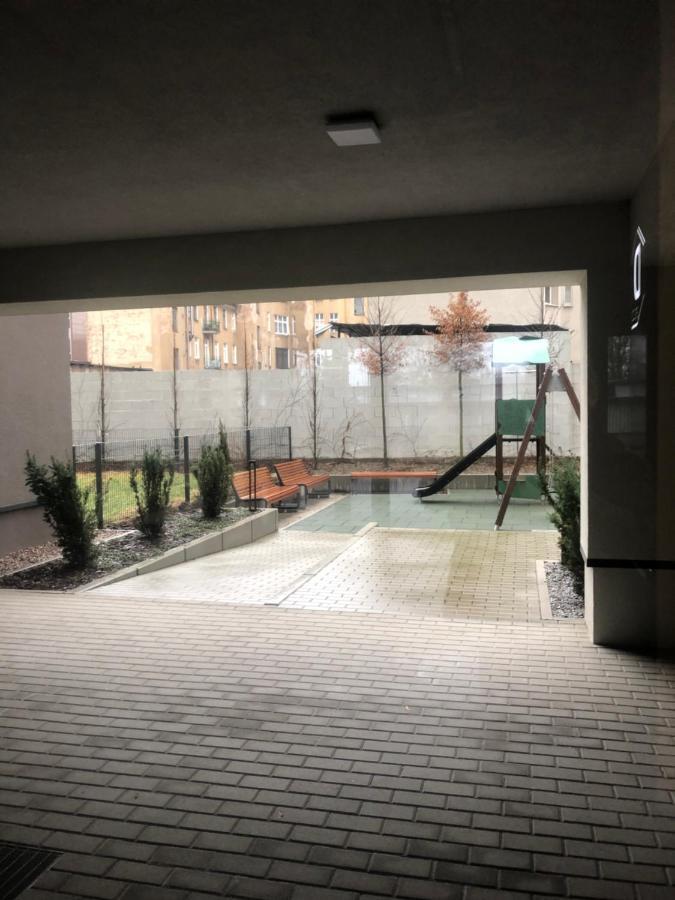 Apartament Z Ogrodkiem I Garazem ポズナン エクステリア 写真